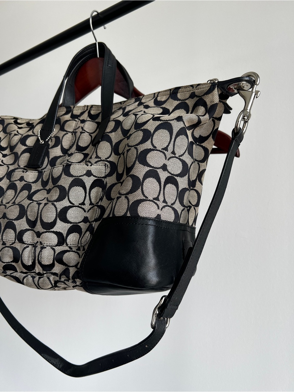 Authentic Coach Signature Handbag - Picture 5 of 11
